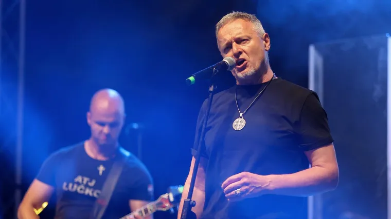 Izazovi s kojima se susreće Thompson pred koncert su veliki! Hoće li ga 'Bog čuvati'?