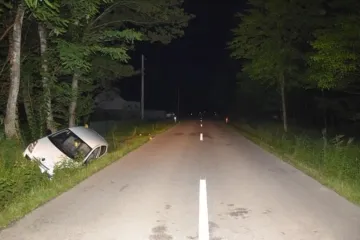 GORNJI MIHALJEVEC-MACINEC Zbog prebrze vožnje i alkohola vozilom završio u jarku!