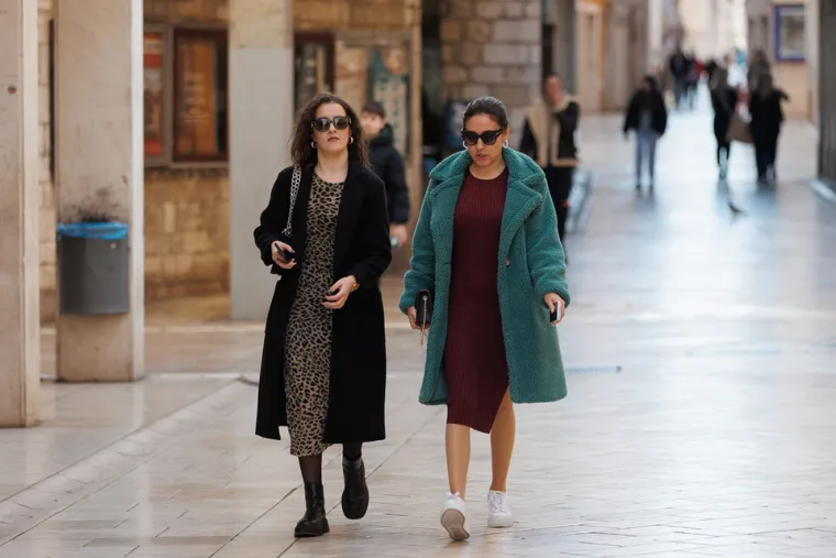 Nezaobilazni leopard print i ove sezone prisutan u svakodnevnim outfitima.