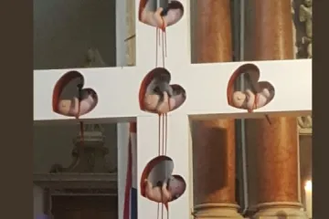 Twitter u šoku, župnik bez komentara