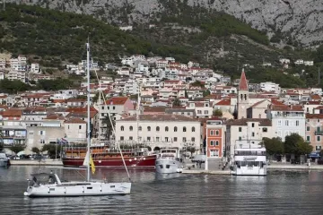 'Smrad je nepodnošljiv, a sad su ugrožena i djeca na ulici. Dođe mi da prodam stan'
