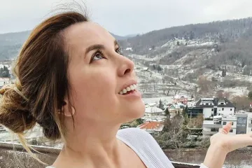 'Daj pokrij te lijepe grudi, barem kad izlaziš van na hladnoću!'