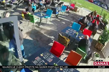 Fasadna ploča pala je u ugostiteljski objekt, pred noge konobaru koji je pukom srećom izbjegao tragediju