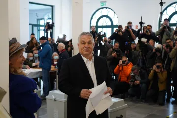 Orban se obračunao sa svim 'neprijateljima': 'Tako je velika pobjeda da se vidi s Mjeseca, a i iz Bruxellesa 100%'