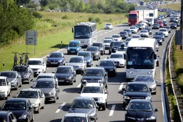 Više vozila sudarilo se u tunelu Sveti Marko na A1, kolona prema moru duga 8 kilometara