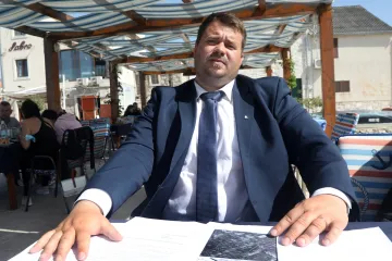Novi računi načelnika koji je javni novac trošio u bordelu: 50.000 kn u 6 mjesci dao je na parfeme, restorane...