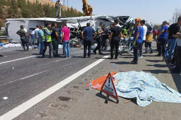 Najmanje 32 mrtve osobe u dvjema prometnim nesrećama u Turskoj