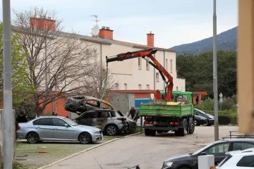 Policija otkrila detalje zapaljenih automobila svojih službenika: 'Korištena je zapaljiva tekućina'; Oglasio se i gradonačelnik Cresa