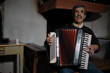 Mislili ste da je Alen Vitasović legenda? Čekajte da vidite njegovog oca Tonu: 'Kao Hendrix na gitari, moj stari se ne kvari'