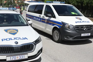 U Slunju na motociklu poginuo 17-godišnjak. Vozio brzo, izgubio kontrolu pa se zabio u osobni automobil