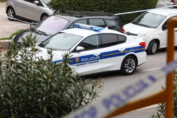 Teška nesreća u Splitu: Vozilo izletjelo s kolnika, jedna osoba teško ozlijeđena i bori se za život