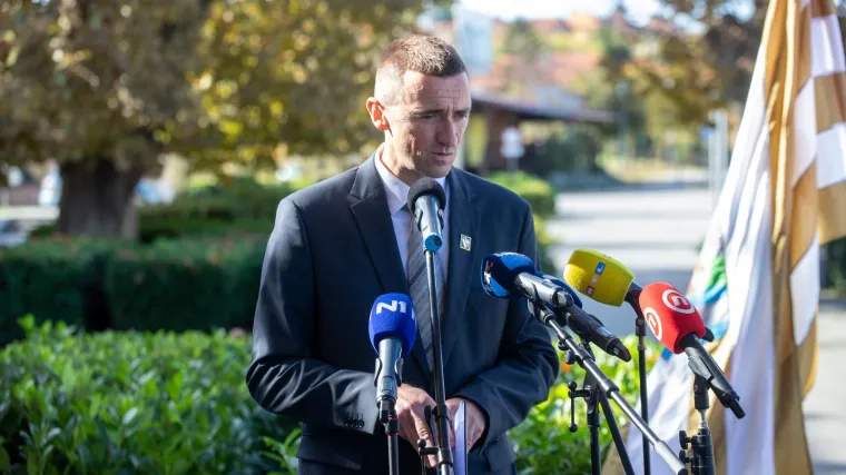 Penava: 'Jedini normalan odgovor je ostavka ministra Tome Medveda'