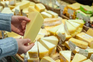 Plaćamo ih skuplje od ostalih Europljana: Cijene mliječnih proizvoda obaraju rekorde, a tek kad vidite podatke za maslac