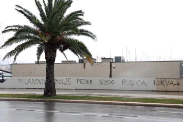 U Splitu osvanuli uvredljivi grafiti na račun predsjednika: 'Milanoviću, bolje p***r nego rusica'