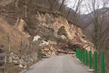Tragedija u susjedstvu: Odron zemlje i kamenja zatrpao muškarca. Izvlačilo ga 30 ljudi: 'Bio je to krivi trenutak...'