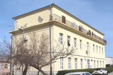 Užas u školi kod Zadra! Vršnjačkom nasilju nema kraja: Dvojica učenika djevojčici počupali obrve