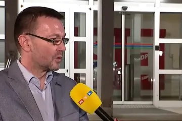 Arsen Bauk odgovorio RTL-ovoj reporterki kako će voditi kampanju kad imaju ime koje ne smiju spomenuti