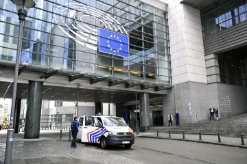 Drama tik pred izbore: Policija upala u Europski parlament i pretresla urede zastupnika