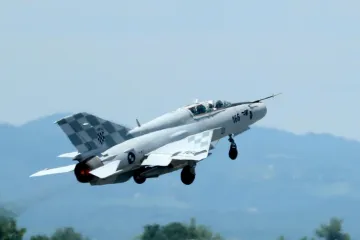 Zrakoplov uletio u hrvatski zračni prostor. Presreli ga naši lovci