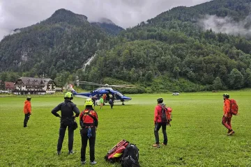 Hrvati ostali zarobljeni na planini: 'Voda odnijela mostiće, spašavali smo ih helikopterom'