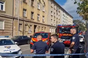 Detalji drame u Zagrebu: Gore šupe na tavanu. Jedan je vatrogasac opečen i prevezen u bolnicu
