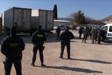 Upad u stan, buđenje kriminalaca i psa: Donosimo detalje uhićenja dilera kokaina