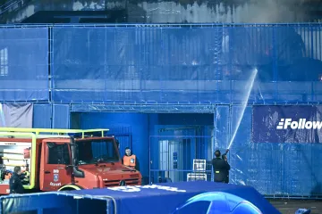 Požar na Maksimiru: Vatrogasci gasili tribinu s navijačima Borussije