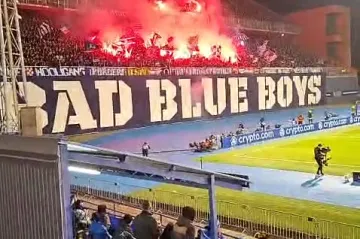 Užarena atmosfera na sjevernoj tribini: Boysi pod bakljadom navijali iz petnih žila