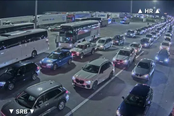 Ogromne gužve na Bajakovu, kolona je duga 14 kilometara: Vozači čekaju satima