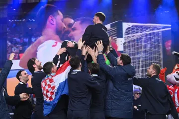 Ban Šipić, poljupci i psovke. Memeovi i ludosti u studiju: Po čemu ćemo zauvijek pamtiti prvenstvo?