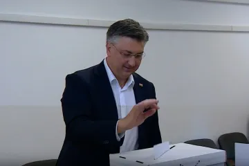 Od pucanja do rekonstrukcije vlade, a možda i preko lokalnih do parlamentarnih izbora