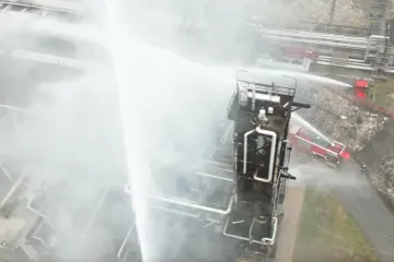 Vježba gašenja požara pokazala koliko su riječki vatogasci spremni