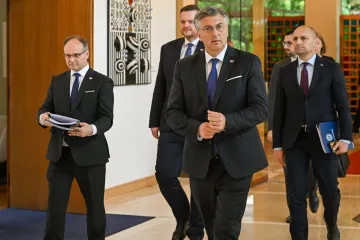 [KVIZ] Znaš li koliko su visoki ovi hrvatski političari?